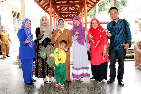 Pengurus Kelompok Kerja Guru Raudhatul Athfal (KKGRA) Kota Siantar beraudiensi dengan Wali Kota Siantar dr Susanti Dewayani SpA