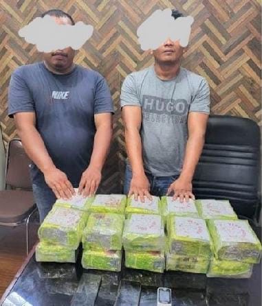 Dua pelaku penyeludup sabu 20 kg tujuan Palembang. (Foto Ist)