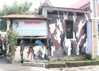 Pos OKP di Medan Helvetia para pengurus bongkar sendiri bangunan. (Foto Ist)