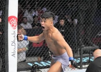 Jeka Saragih bertanding dalam semifinal Road To UFC di Etihad Arena, Abu Dhab.i. (Foto Ist)