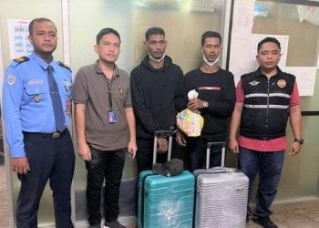 Dua Warga Aceh Utara Yang Membawa 2 Kg Lebih Sabu Diamankan di Bandara Kuala Namu. (Foto Ist)