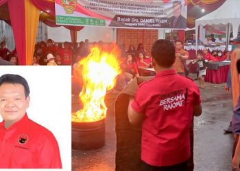 Anggota DPRD Medan, Daniel Pinem saat menggelar Sosialisasi Perda Kota Medan No 6 Tahun 2016 tentang Retribusi Pemeriksaan Alat Pemadam Kebakaran Kota Medan di Jalan Mangkubumi Kelurahan Aur, Kecamatan Medan Maimun.  (Foto Romulo)