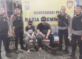 Dua pria yang diamankan tim patroli Sat Samapta Polrestabes Medan dan BKO Samapta Poldasu. (Foto Ist)
