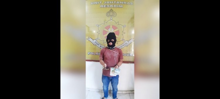Pelakiu JA dan barang bukti 