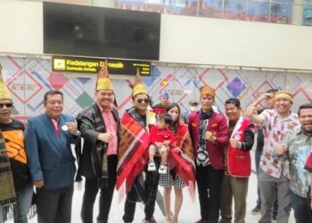 Jeka Saragih bersama Ketua Korps Senior HIMAPSI Pusat Dr Parlindungan Purba, SH, MM. (Foto Ist)