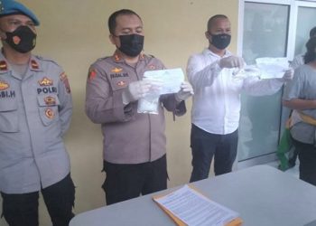 Kapolres Pelabuhan Belawan AKBP Faisal RH saat memberikan keterangan kepada wartawan terkait penembakan bandar narkoba. (Foto Ist)