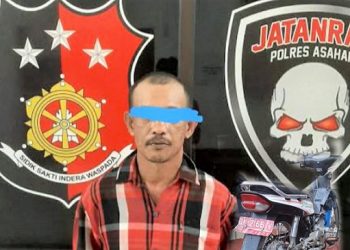Andi Ahyar (42) seorang ASN yang ketahuan mencuri kambing bersama barang bukti sepeda motor dinas. (Foto Ist)