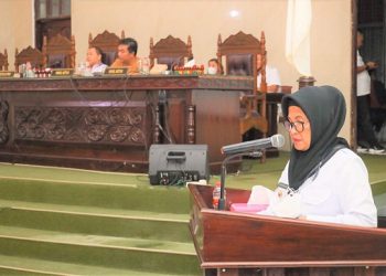 Wali Kota Siantar dr Susanti Dewayani SpA menyampaikan Nota Jawaban terhadap Pemandangan Umum Fraksi-Fraksi DPRD Atas R-APBD Kota Siantar T.A 2023