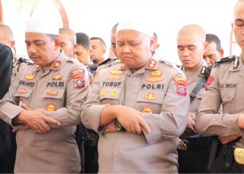 Kapolres Tanjung Balai AKBP Ahmad Yusuf Afandi SIK, MM bersama Personil laksanakan Sholat Ghaib bagi korban gempa Cianjur, Jawa Barat