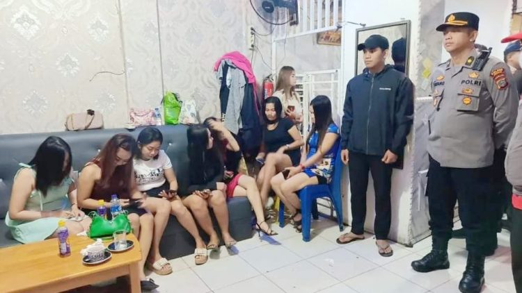 Razia Polres Asahan razia di tempat karaoke. (Foto Ist)