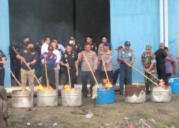 Bea Cukai Teluk Nibung Musnahkan Barang Ilegal Ratusan Juta Rupiah.