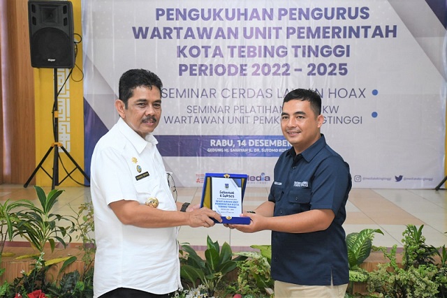 PJ. Wali Kota Kukuhkan Pengurus Wartawan Unit Pemko Tebing Tinggi 2022-2025