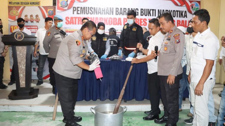 Kapolres Tanjungbalai AKBP Ahmad Yusuf Afandi SIK, MM pimpin pemusnahan barang bukti narkotika jenis shabu sebanyak 3.758,51 gram