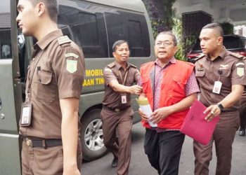 Tim Pidsus Kejati Sumut tahan Dirut PT Pollung Karya Abadi, Suherdi. (Foto Ist)