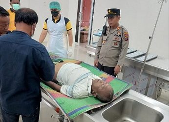 Jenajah korban, Carles Simamora saat berada di RS Bhayangkara Tk II Tebing Tinggi. 