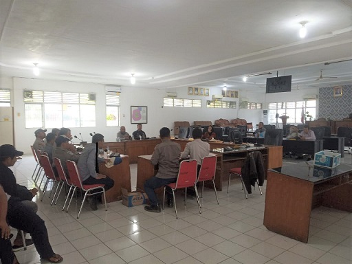 Ketua Komisi B DPRD Tanjungbalai Hj Hartati SE pimpin rapat dengar pendapat dengan perwakilan pegawai honorer Dishub