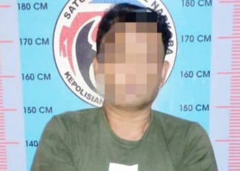 Penumpang travel jurusan Medan – Panyabungan warga Deli Serdang yang ditangkap Polres Madina. (Foto Ist)