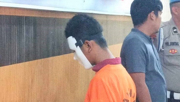 Tersangka, AP (17) pelaku pembunuhan dan pencabulan balita perempuan berusia 3 tahun yang ditemukan membusuk di Gang Keluarga, Dusun I, Desa Paya Gambar, Kecamatan Batang Kuis, Kabupaten Deli Serdang. (Foto Ist)