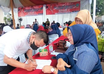 Warga hadiri Reses Anggota Komisi D DPRD Propinsi Sumatera Utara (Sumut), Delpin Barus ST