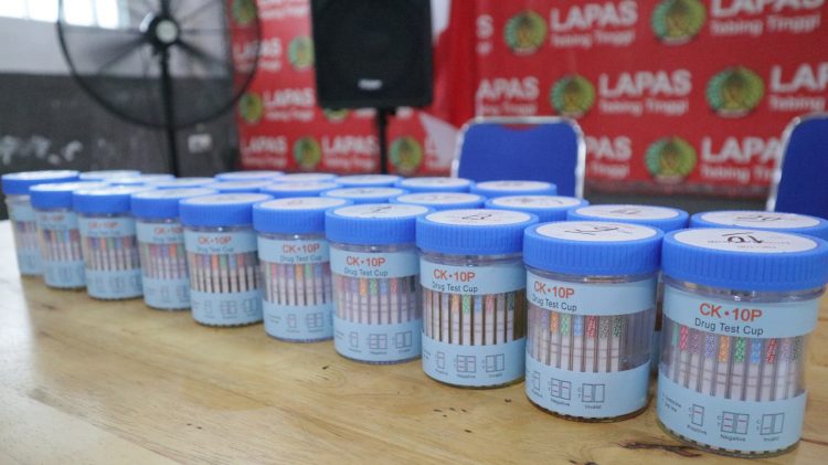 Lapas Kelas II B Tebing Tinggi Test Urine 25 WBP Secara Acak