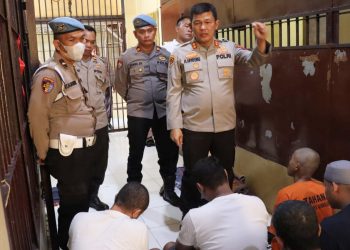 Kapolres Simalungun AKBP Ronald F.C Sipayung SH, SIK, MH Sidak Ruang Tahanan 