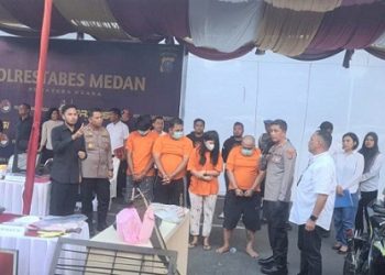 Kapolrestabes Medan Kombes Pol Valentino Alfa Tatareda didampingi Waka Polrestabes AKBP Dr Yudhi Hery Setiawan SIK MSi, saat paparan kepada wartawan