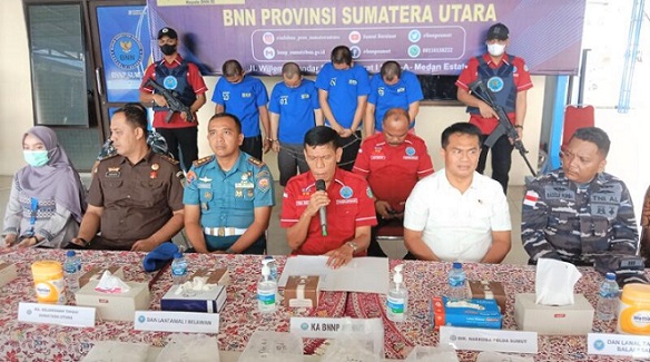 BNNP Sumut berhasil membongkar jaringan peredaran narkoba yang dikendalikan dari Lapas Binjai dan juga warga Madura. (Foto Ist)