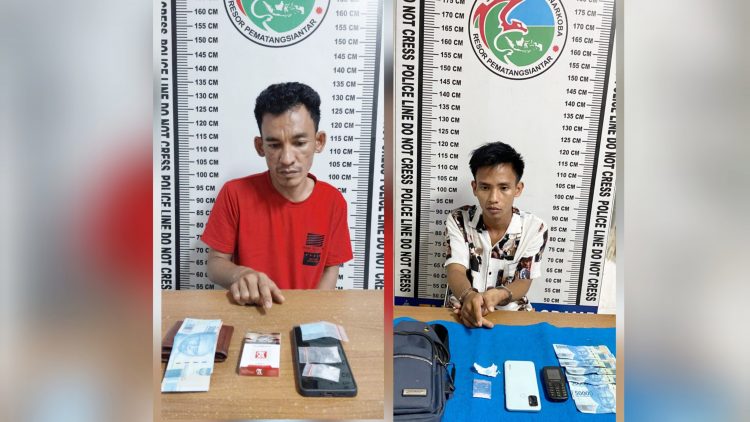 Kedua pelaku, Suhendrik dan M Hatta Pulungan alias Gelek beserta barang bukti