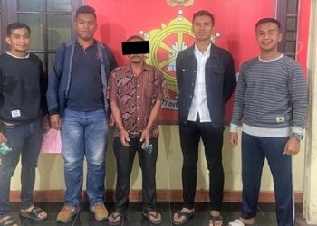 Tersangka JMU yang bacok istri diamankan Polres Dairi. (Foto Ist)