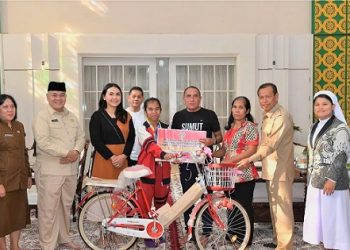Cyntia Rismauli Nainggolan Putri Asal Pematangsiantar atlet di Special Olympic World Summer Games 2023 diterima Edy Rahmayadi. (Foto Ist)