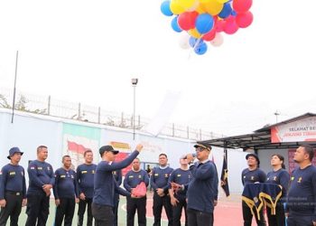 Kelapas Kelas IIB Tanjung Balai, Sangapta Surbakti melepa balon udara membuka resmi Porsoni