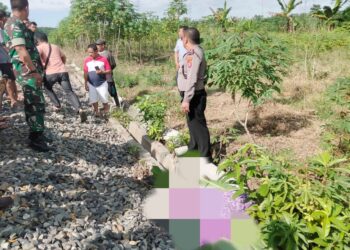 Kapolsek Serbalawan AKP A. Yunus Siregar SH bersama personil piket langsung turun melakukan olah TKP dan evaluasi jasad korban.