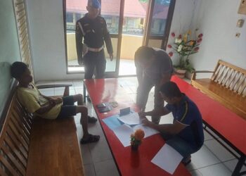 Pelaku DI alias Dedi dan barang bukti saat diamankan Tim gabungan Lidpamfik Denpom I/1 Pematang Siantar dan Subdenpom 1/1-1 Tebing Tinggi