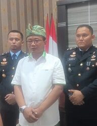 Kepala Lembaga Pemasyarakatan (Kalapas) Kelas IIB, Anton Setiawan didampingi KPLP Pandia, Ronnie Hutapea dan Ziko Manalu