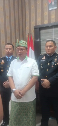 Kepala Lembaga Pemasyarakatan (Kalapas) Kelas IIB, Anton Setiawan didampingi KPLP Pandia, Ronnie Hutapea dan Ziko Manalu