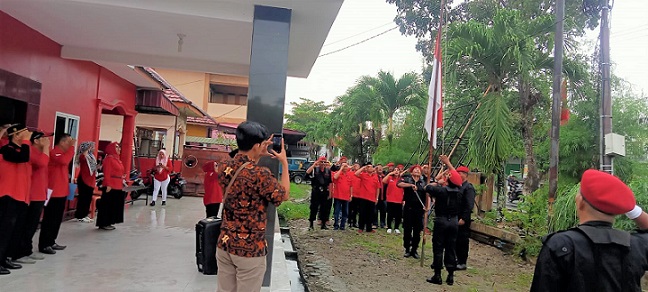 Pengurus dan Kader PDI Perjuangan Tebing Tinggi Gelar Upacara HUT Kemerdekaan RI ke 78