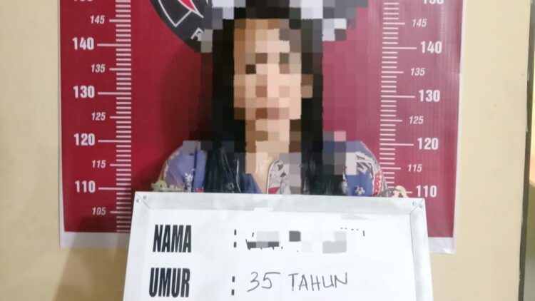 F alias F Wanita diduga penjual narkoba yang ditangkap 
