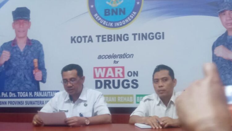 Kepala BNNK Tebing Tinggi, AKBP Alexander S Soeki saat berikan keterangan kepada wartawan