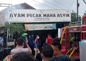 RM Ayam Pecak Maha Asyik Dilalap Sijago Merah