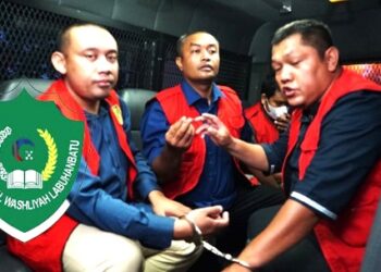 MAR Wakil Rektor II Universitas Al Washliyah (Univa) Kabupaten Labuhanbatu beserta rekannya ditahan terkait dugaan korupsi KIP program Jokowi. (Foto Ist)