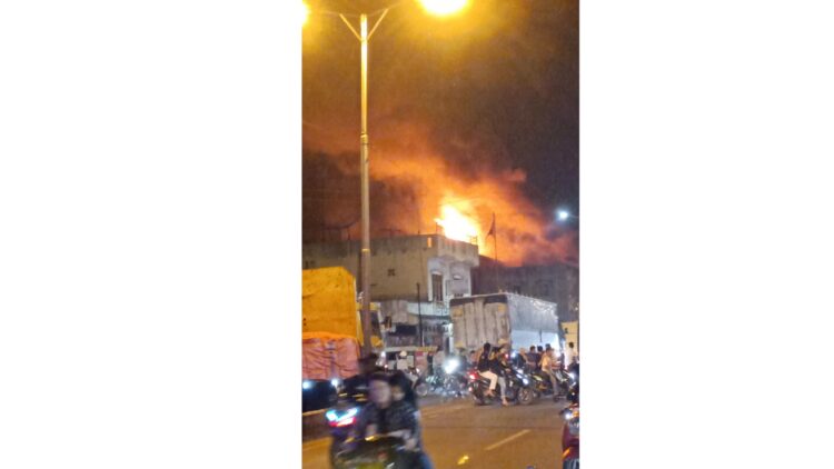 Gudang Penyimpanan Tabung Gas Dilalap Sijago Merah