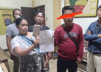 Korban Nova Susanti Silalahi dan Pelaku RS saat Damai di Polsek Siantar Utara