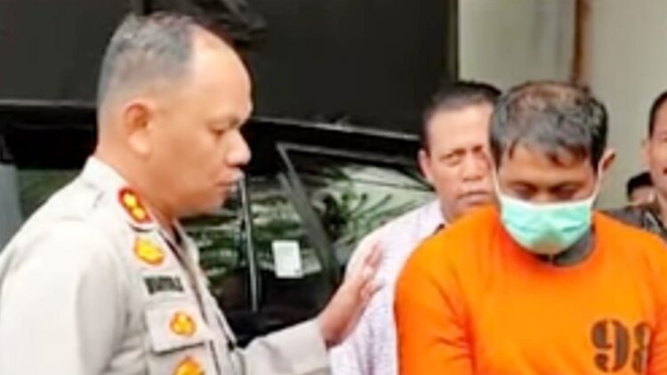 Pelaku pencurian besi yang beraksi di Jalan Kaban Desa Rumah Kabanjahe. (Foto Ist)