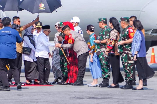 Kapolda Sumut, Irjen Pol Agung Setya Imam Effendi, menyambut kedatangan Wakil Presiden RI Ma'ruf Amin