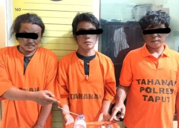 Polres Taput meringkus 3 pemuda saat asyik pesta shabu dari pasar ( Onan) Tarutung. (Foto Ist)