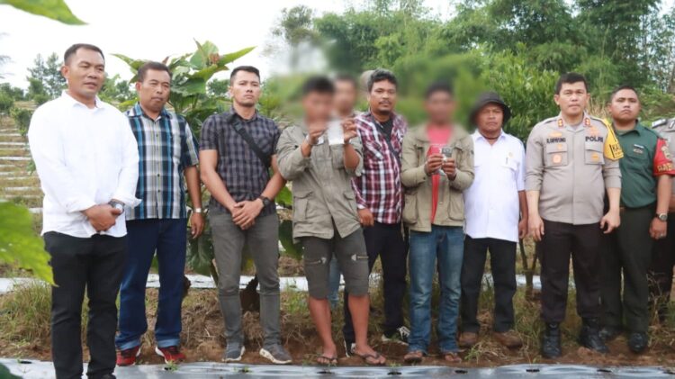 Kapolres Simalungun, AKBP Ronald F.C. Sipayung, S.H., S.I.K., M.H pimpin penangkapan pelaku RS alias Sahdan dan AD