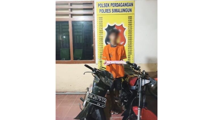 Pelaku RA dan barang bukti 