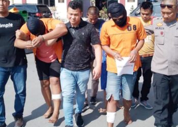 Dua pelaku pencuri sepeda motor di RS TNI AL Belawan. (Foto Ist)