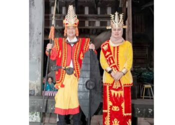 Penjabat (Pj) Gubernur Sumut Hassanudin di Desa Bawomataluo, Kabupaten Nias Selatan. (Foto Ist)