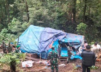 Gubuk narkoba dan judi di sepanjang Jalan Medan-Berastagi, Kecamatan Sibolangit Kabupaten Deliserdang.